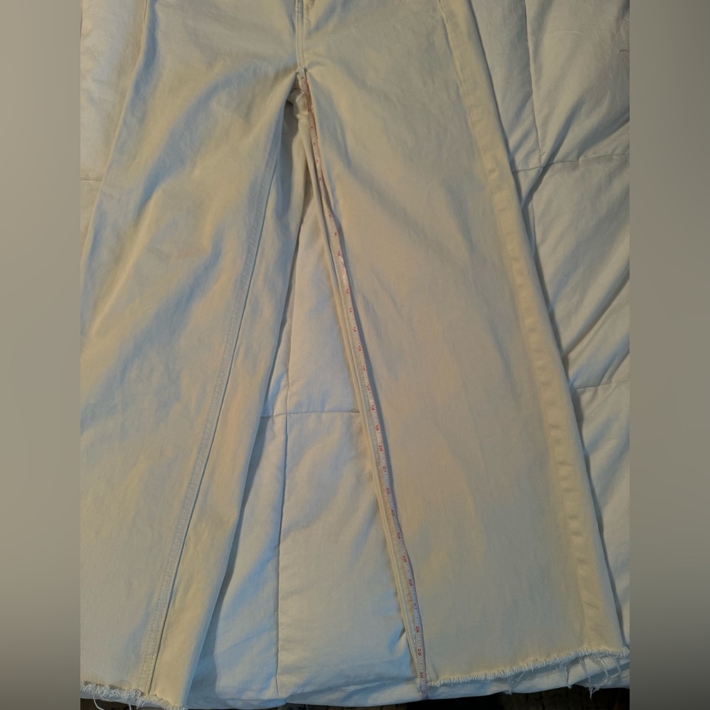 Old Navy Cream Wide Leg Jeans - Picture 3 of 7